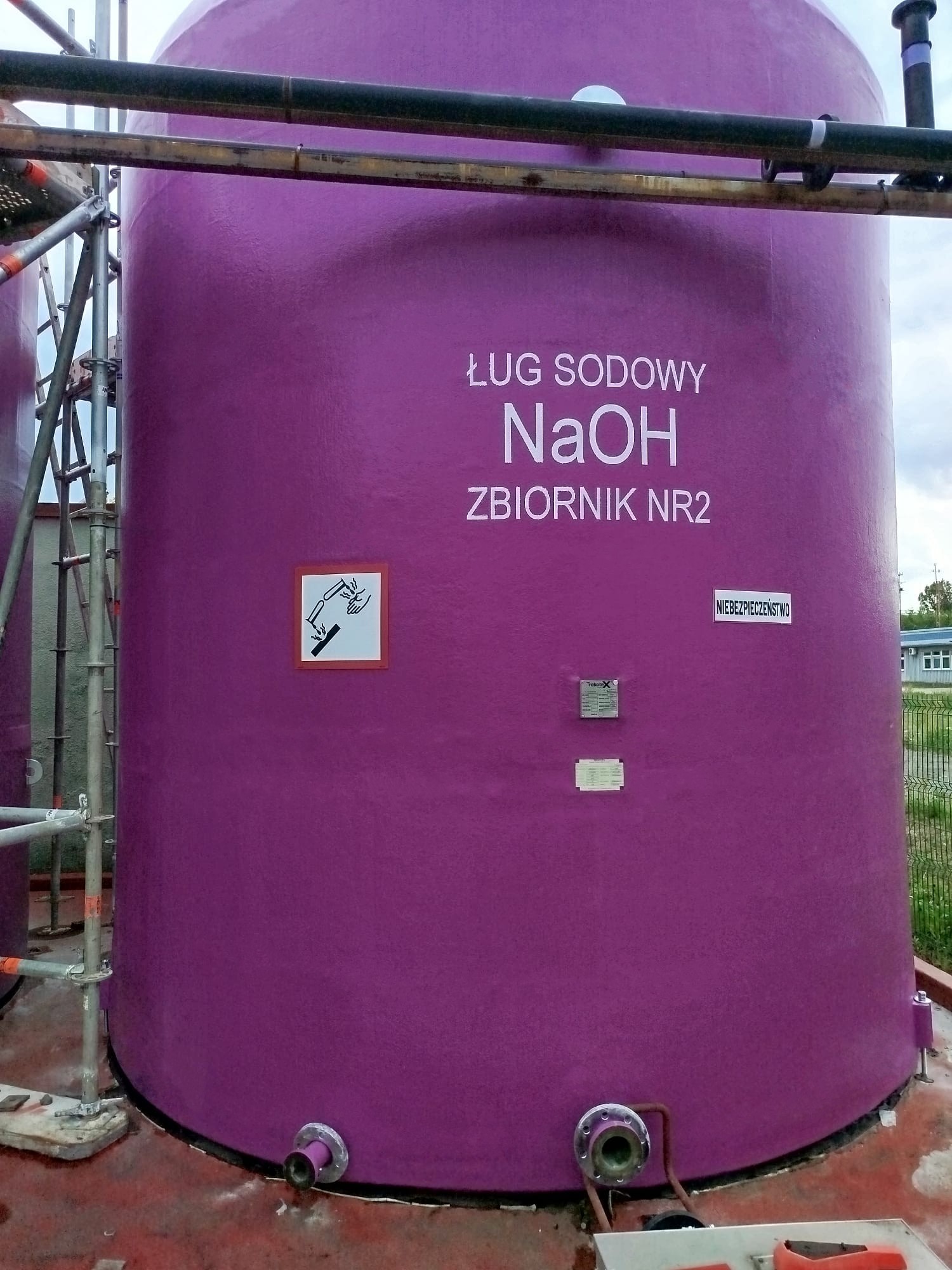 Zbiorniki na 45% ług sodowy dla PGE