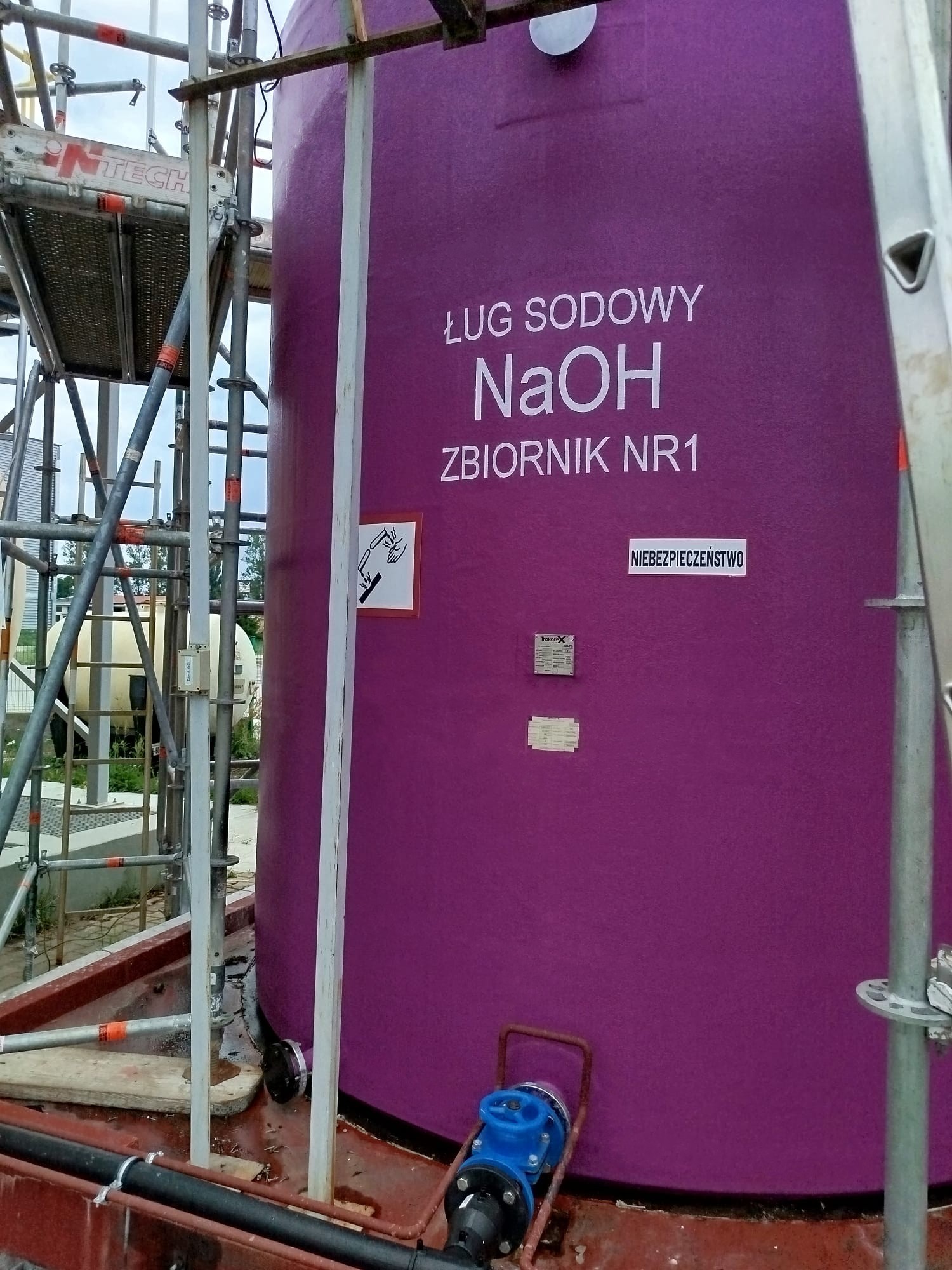 Zbiorniki na 45% ług sodowy dla PGE